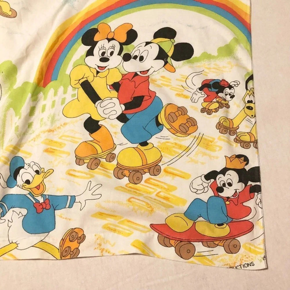 Vtg 1980 Walt Disney Twin Flat Sheet  Esmond Mickey and Friends Rollerskating - Picture 2 of 16